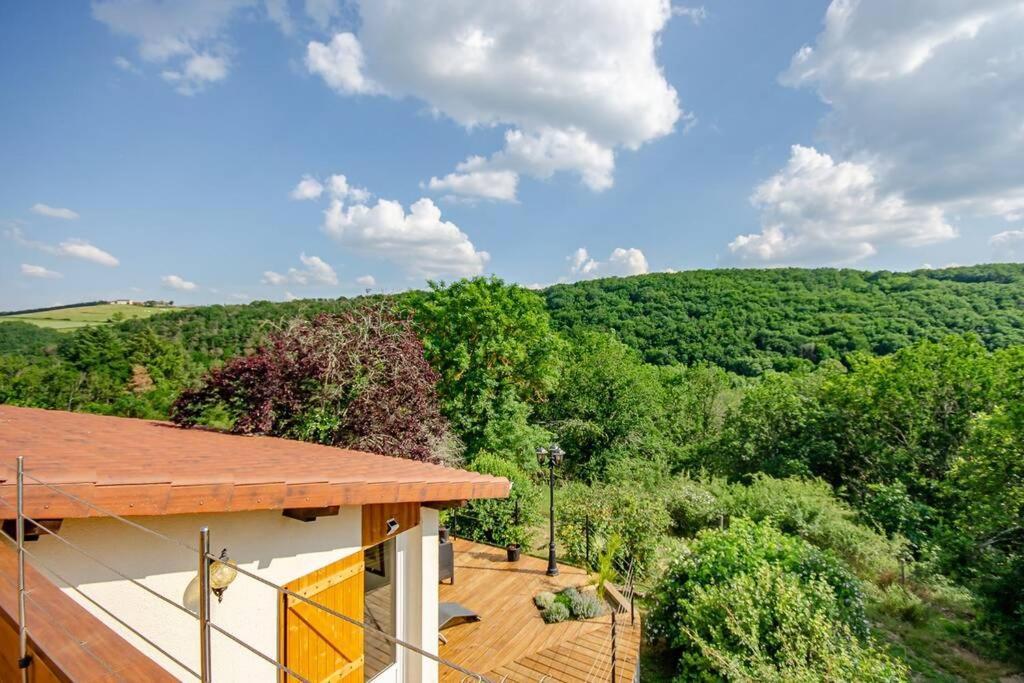 Вилла Gite Du Mont Plaisir Chouvigny Экстерьер фото