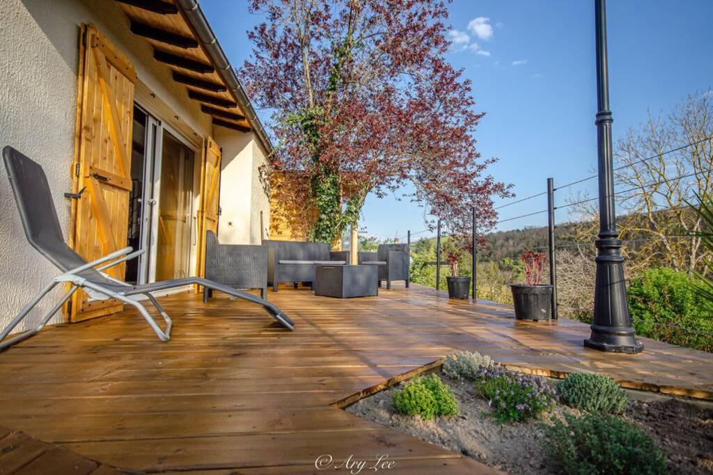 Вилла Gite Du Mont Plaisir Chouvigny Экстерьер фото