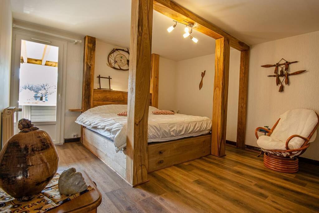 Вилла Gite Du Mont Plaisir Chouvigny Экстерьер фото